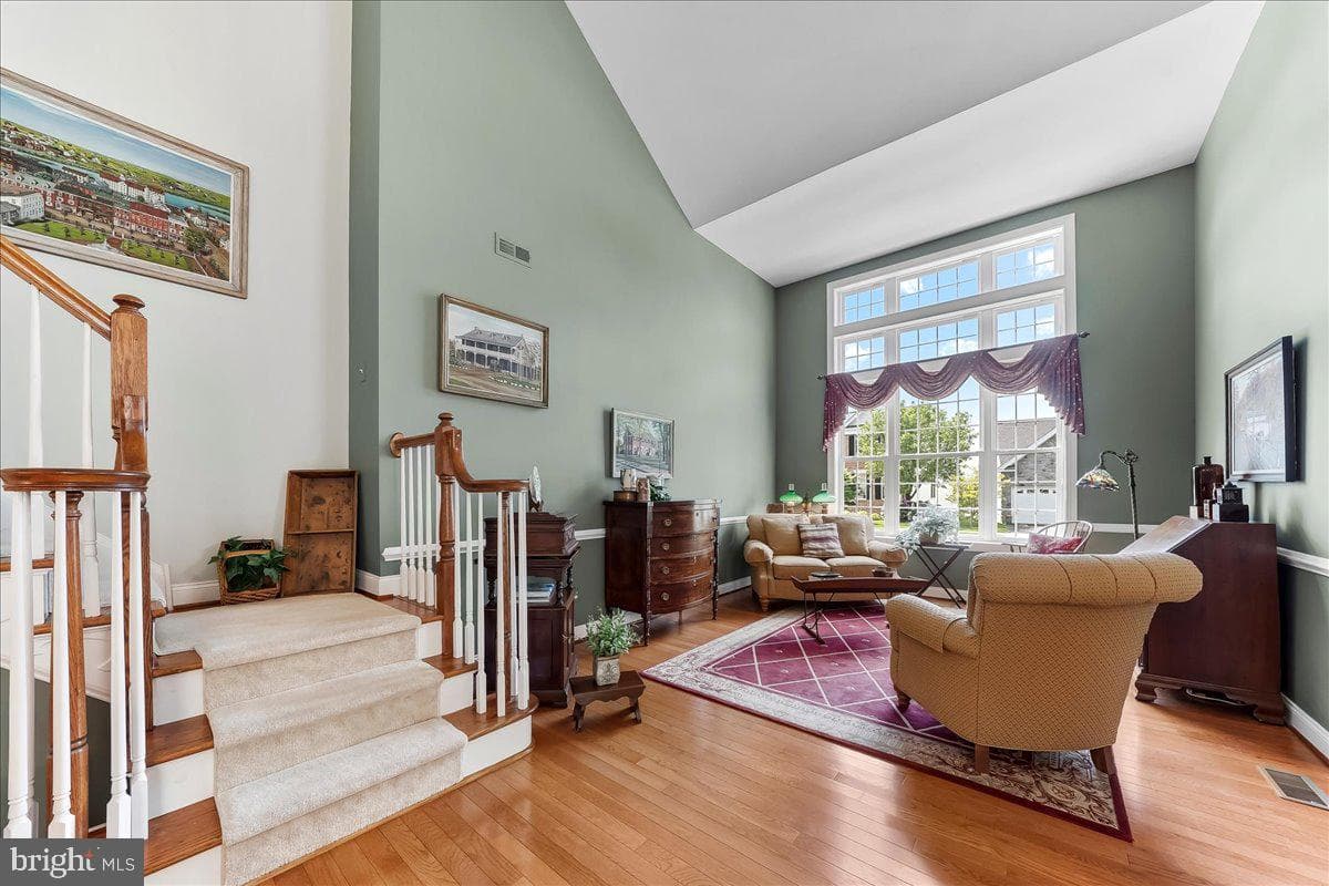 29 Thayer Way photo 3