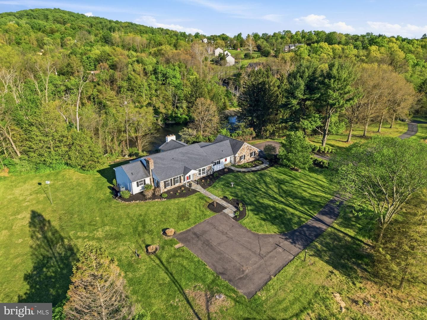 2585 Pruss Hill Road photo 1