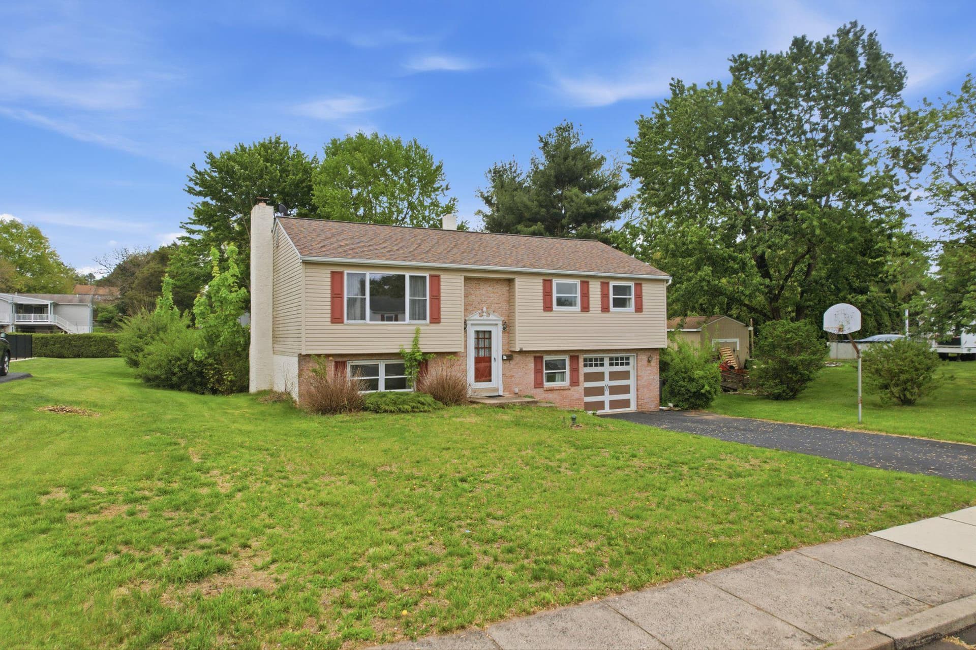 330 Wexford Road photo 3