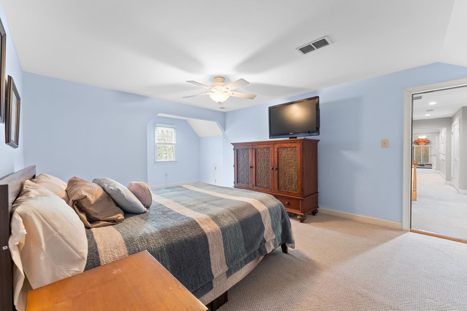 912 Ashbourne Way photo 34
