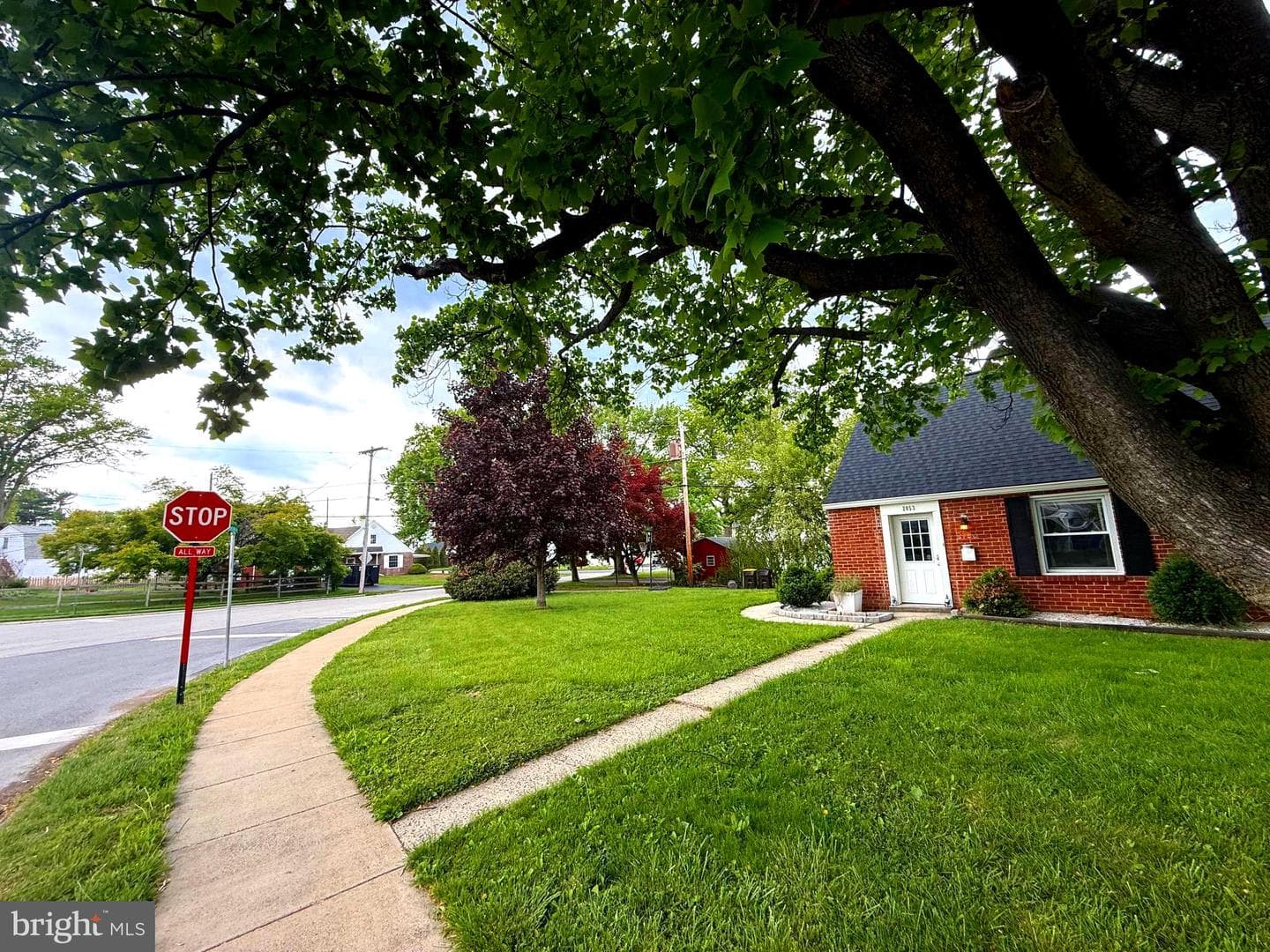 2053 Clearview photo 16