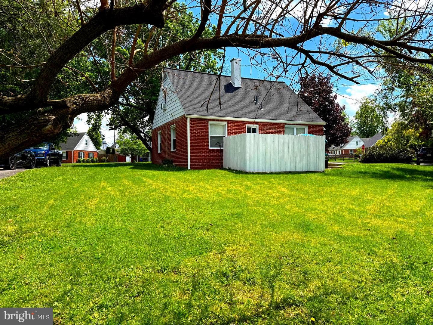 2053 Clearview photo 21