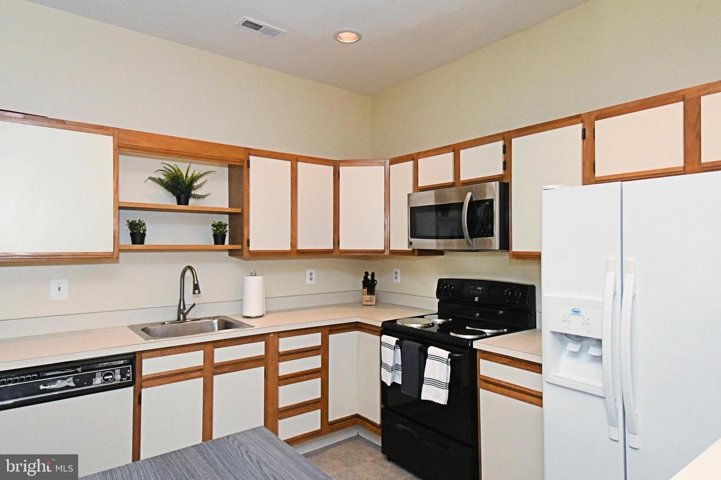 3404 Elizabeths Court #3404 photo 17