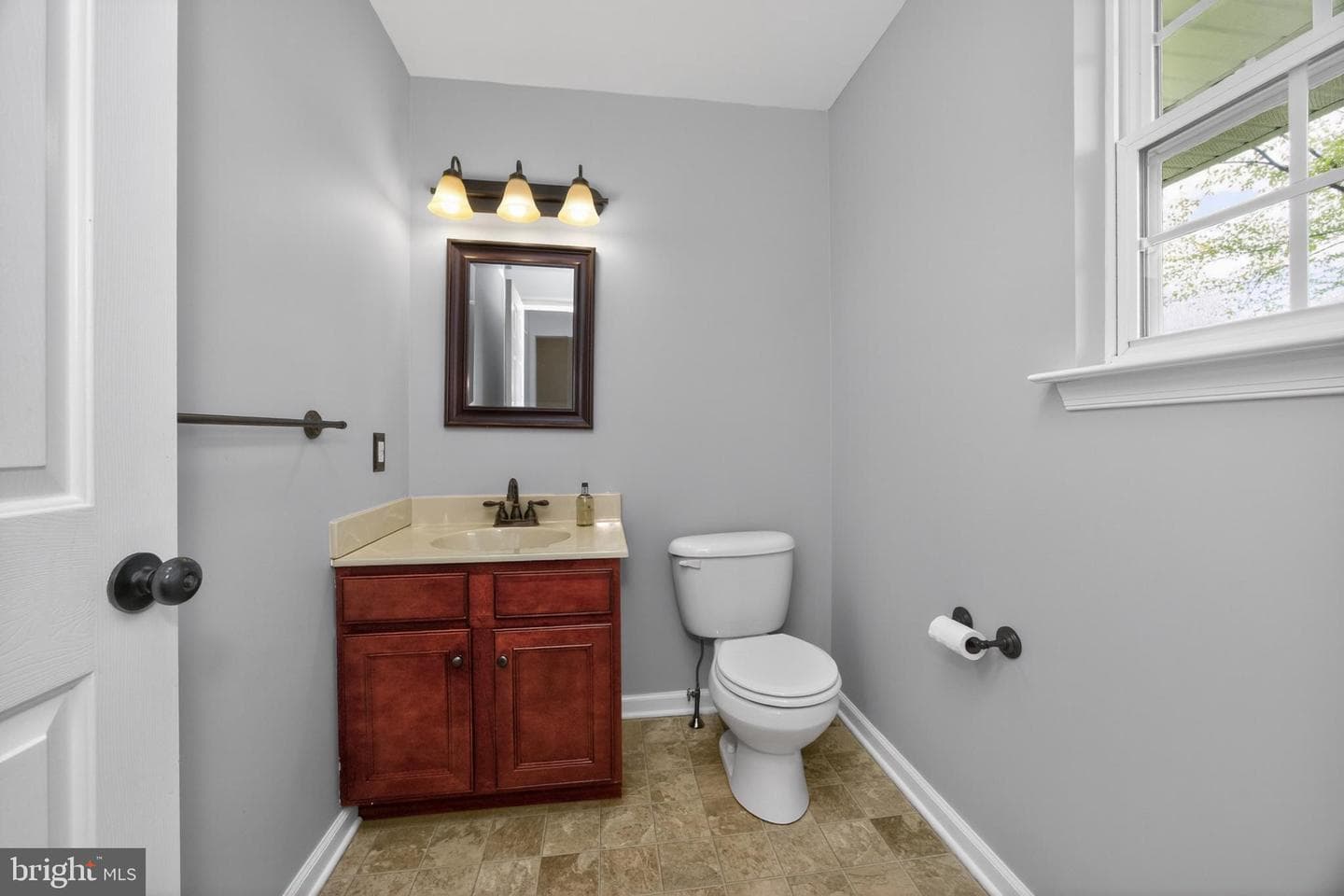 35 Westbury Drive photo 19