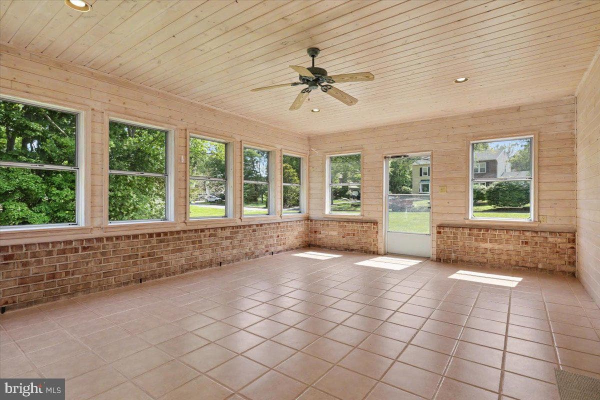 10 Hawk Court photo 11