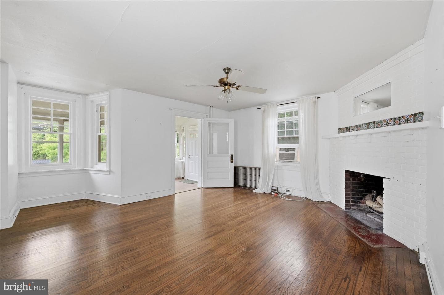 19 N Roberts Road photo 3