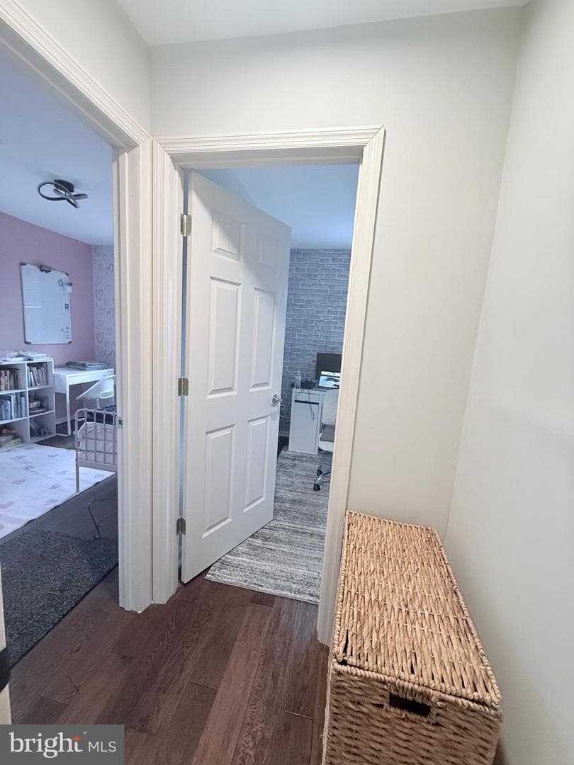 279 Lawndale Avenue photo 30