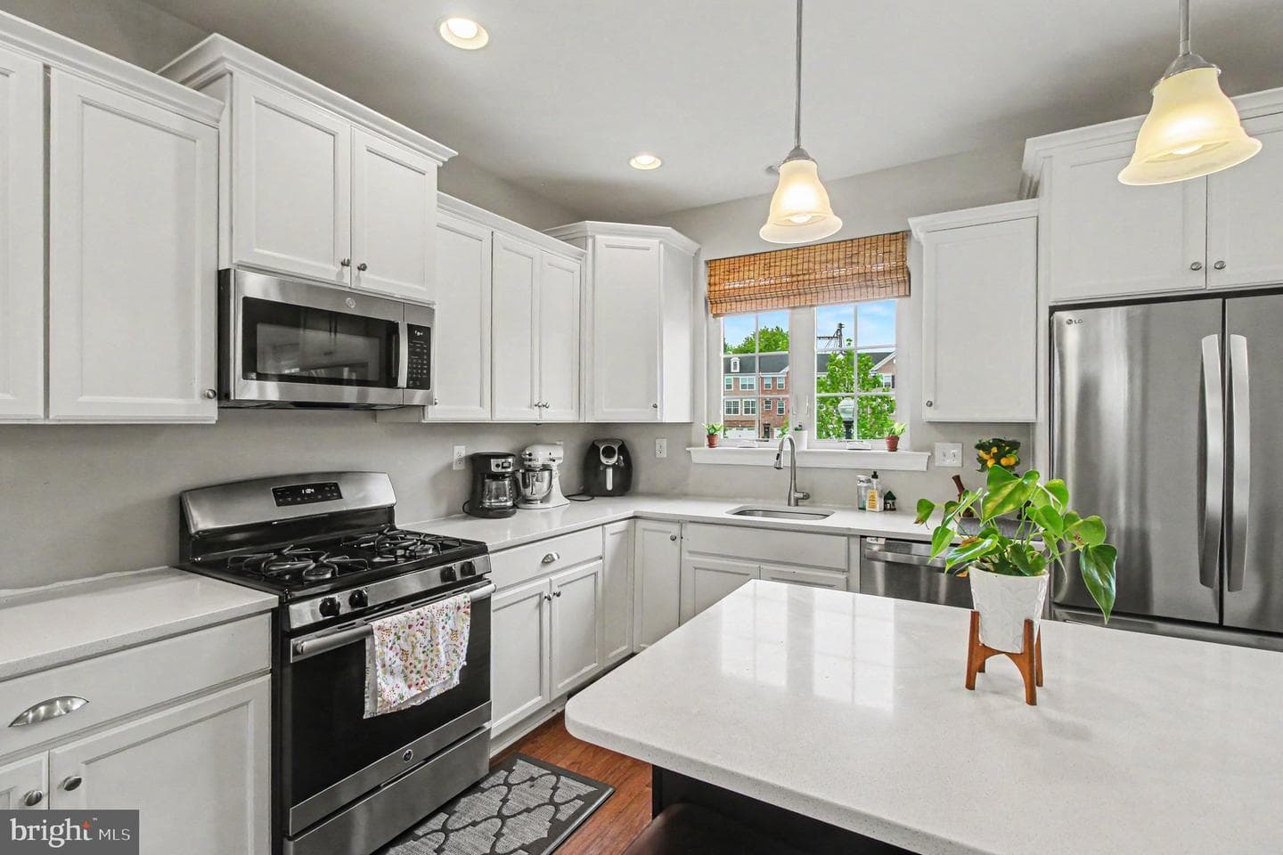 100 Arlington Ln photo 10