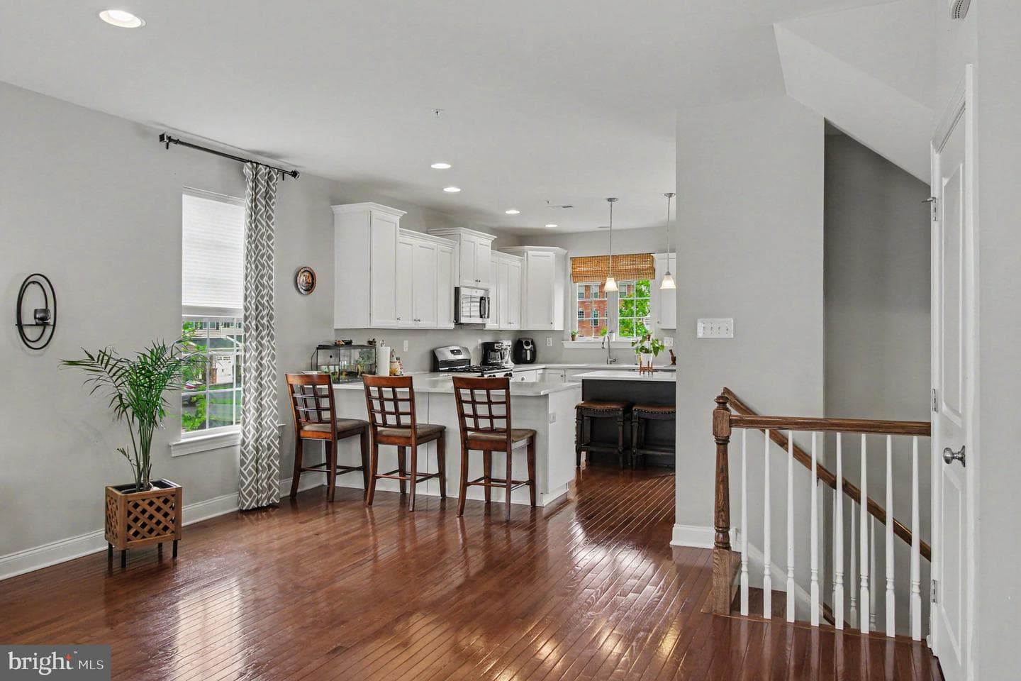 100 Arlington Ln photo 7