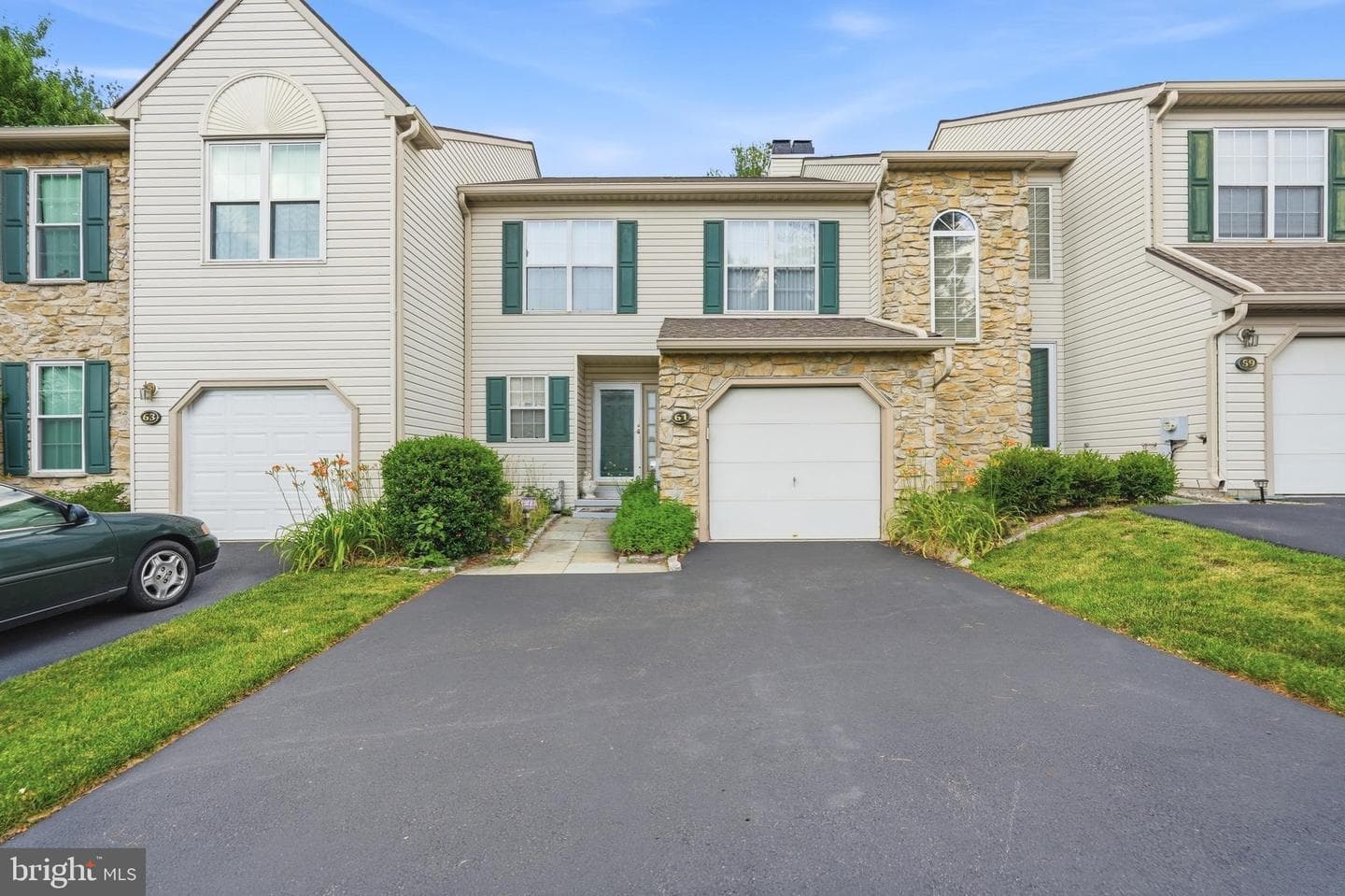 61 Hampton Court, Norristown