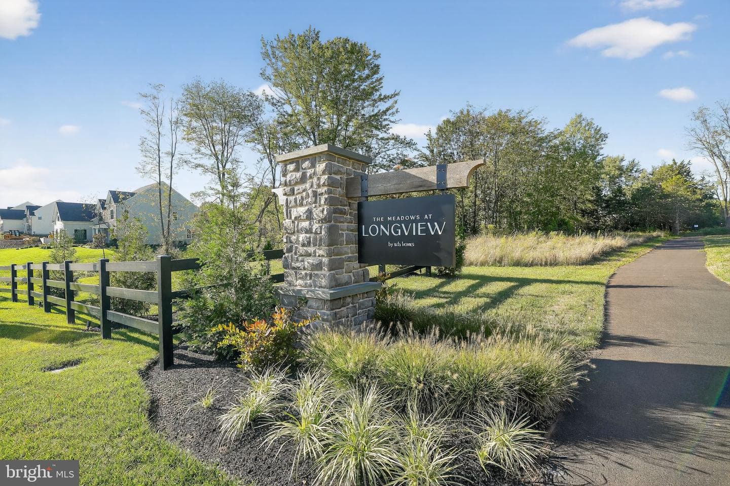 409 Longview Drive photo 3