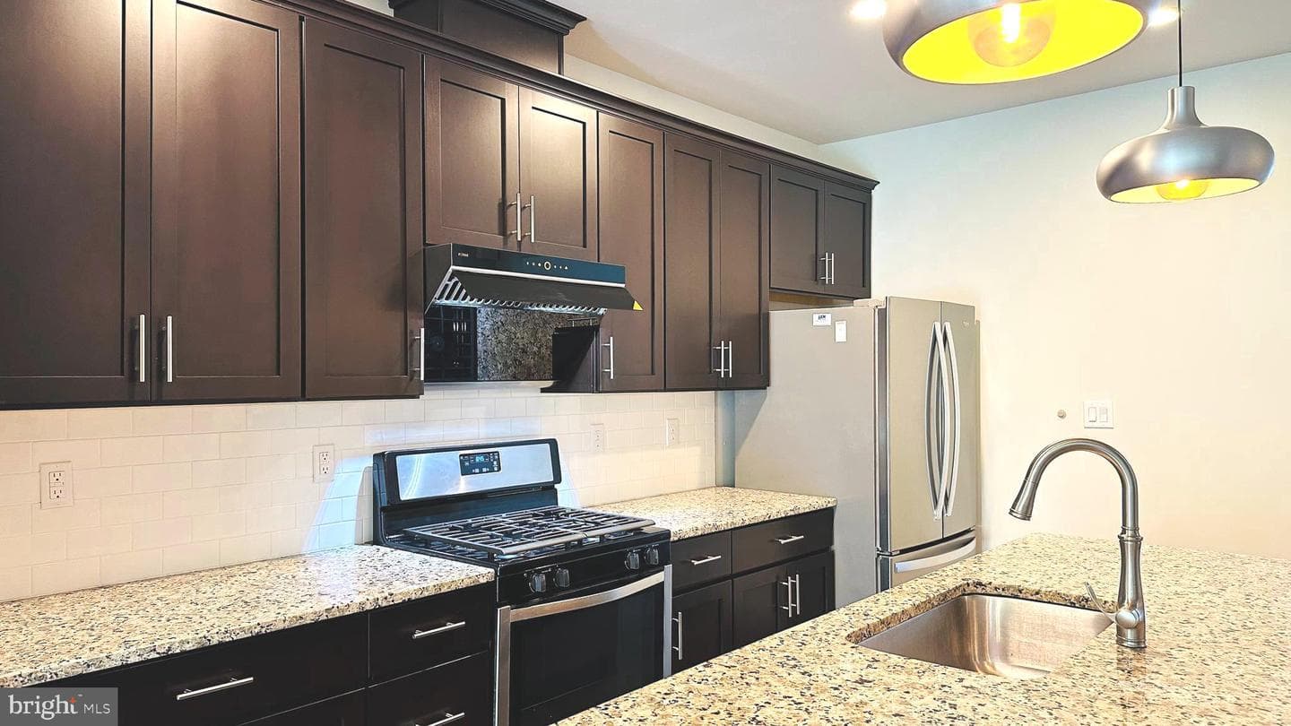229 Wynstone Court photo 10