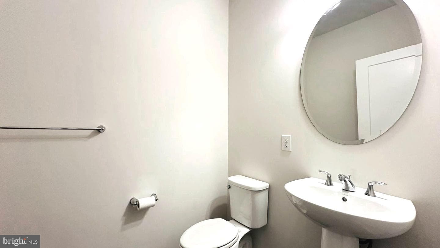 229 Wynstone Court photo 17
