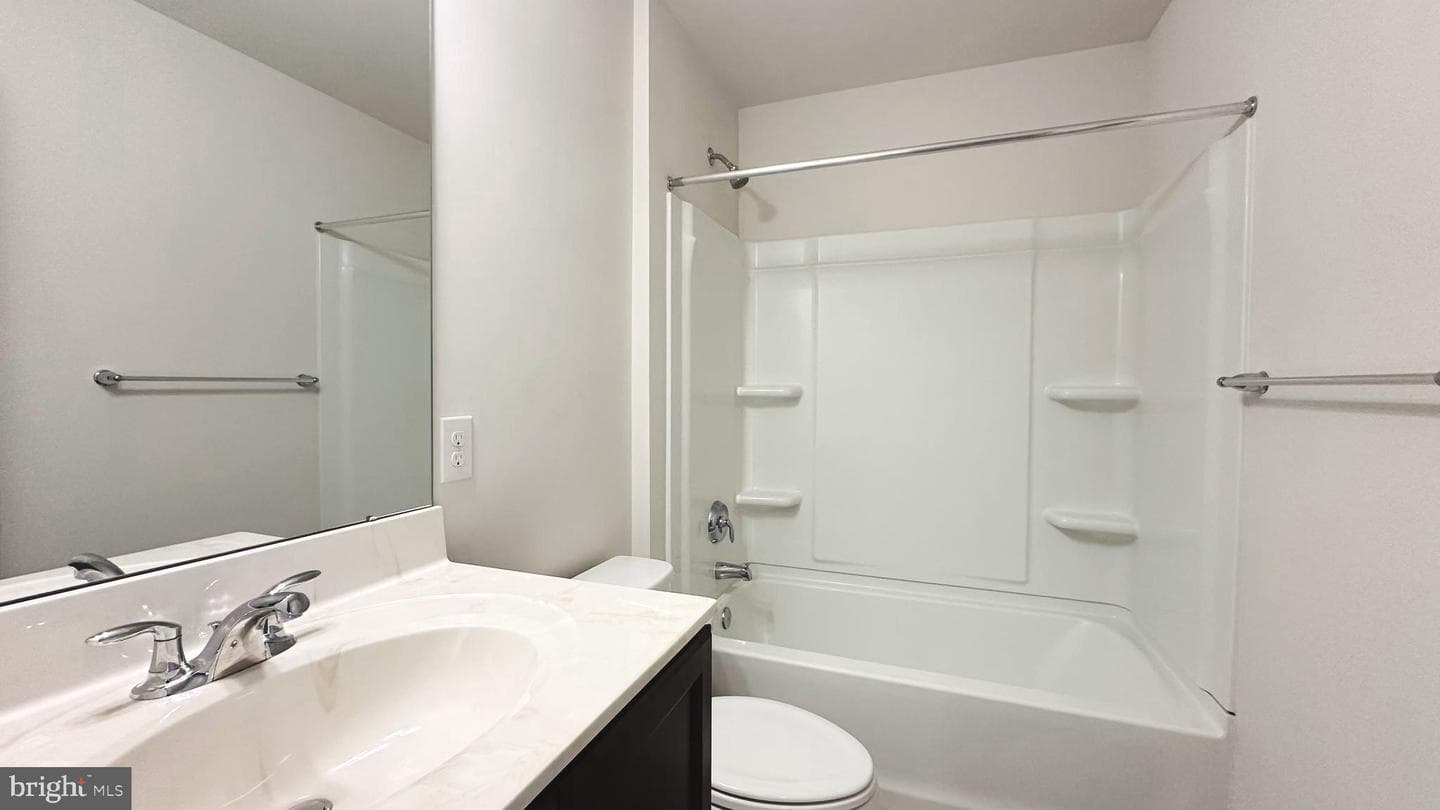 229 Wynstone Court photo 33
