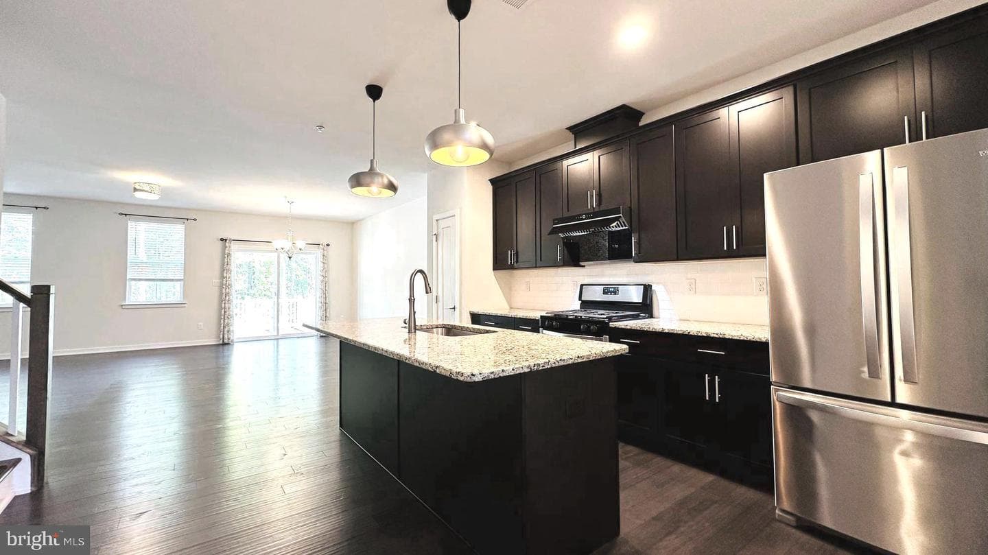229 Wynstone Court photo 8