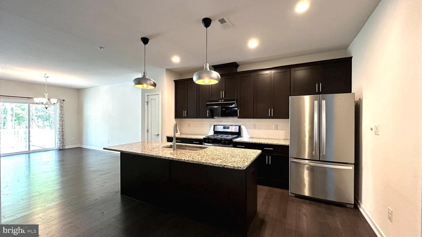 229 Wynstone Court photo 9