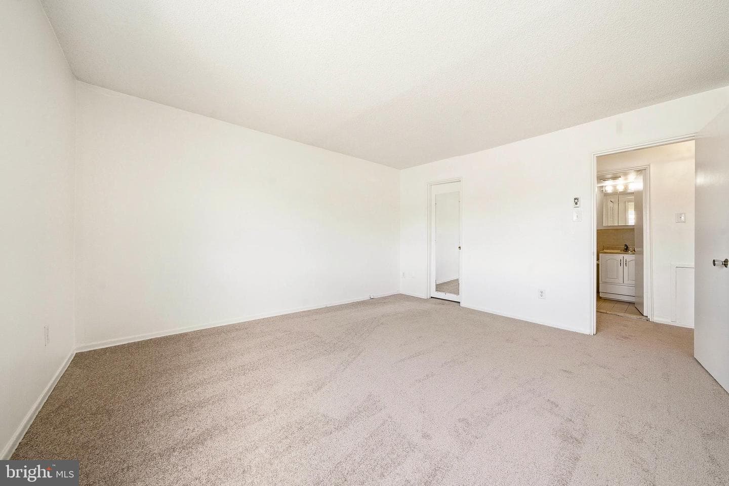 1570 The Fairway #312 E photo 13