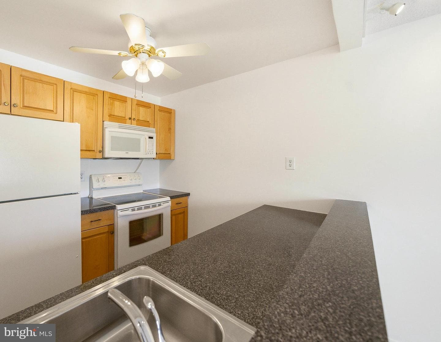 1570 The Fairway #312 E photo 22