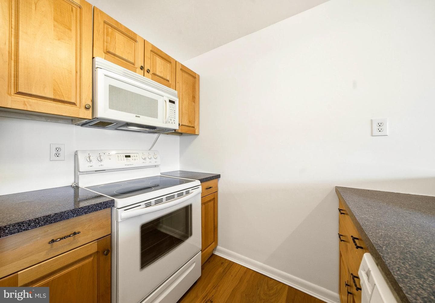 1570 The Fairway #312 E photo 25