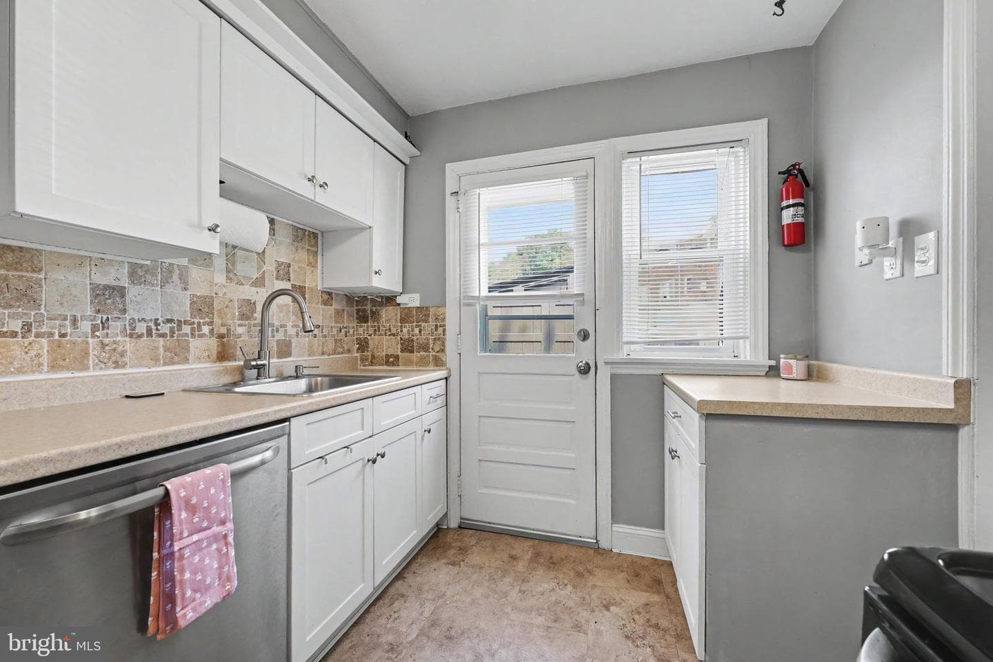 811 Spruce Street photo 11