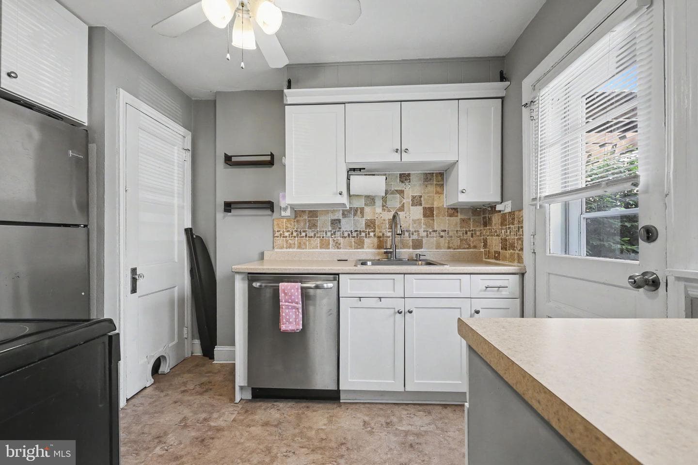 811 Spruce Street photo 8