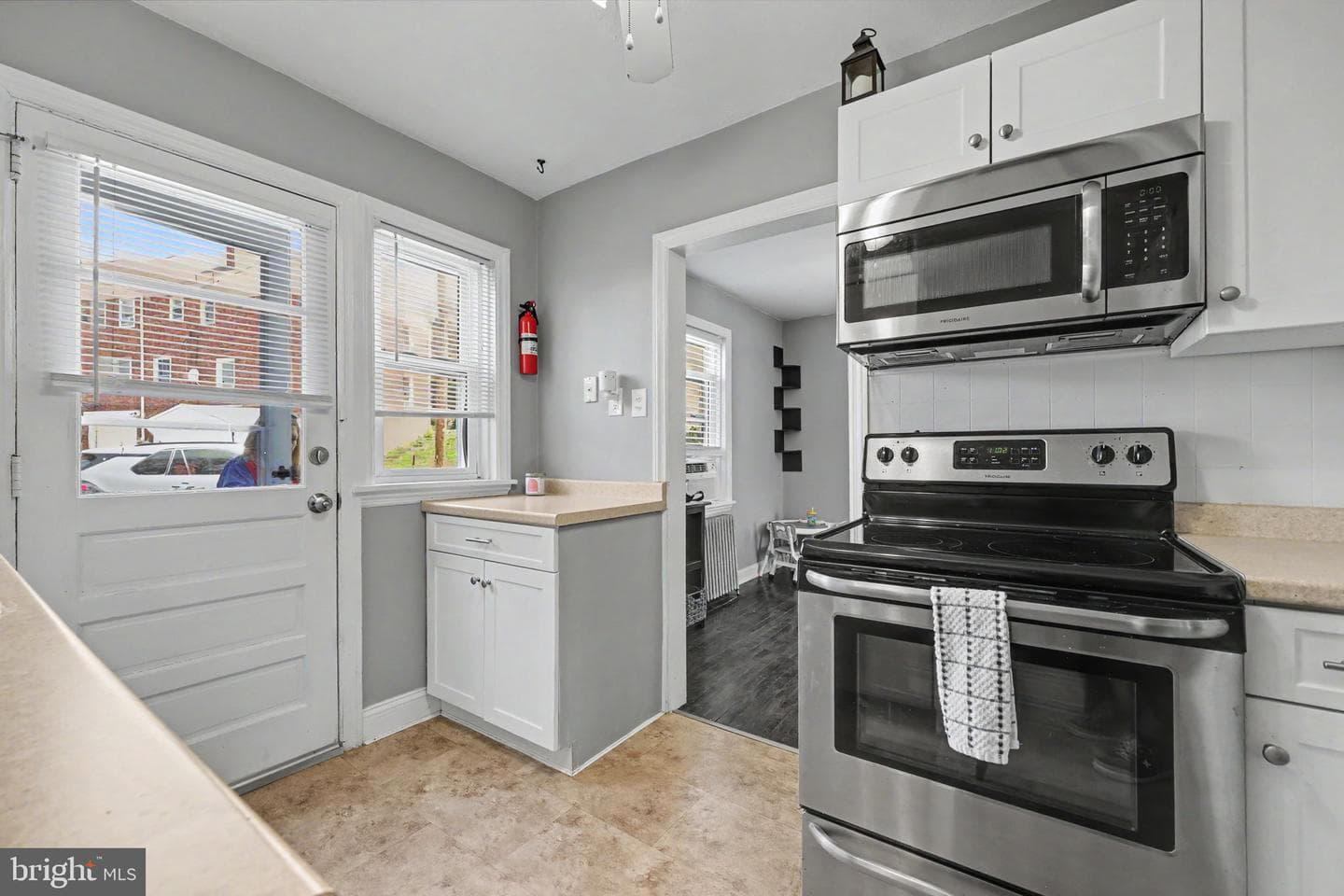 811 Spruce Street photo 9