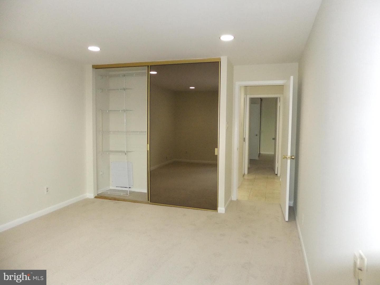 1750 Oakwood Terrace #8f photo 24