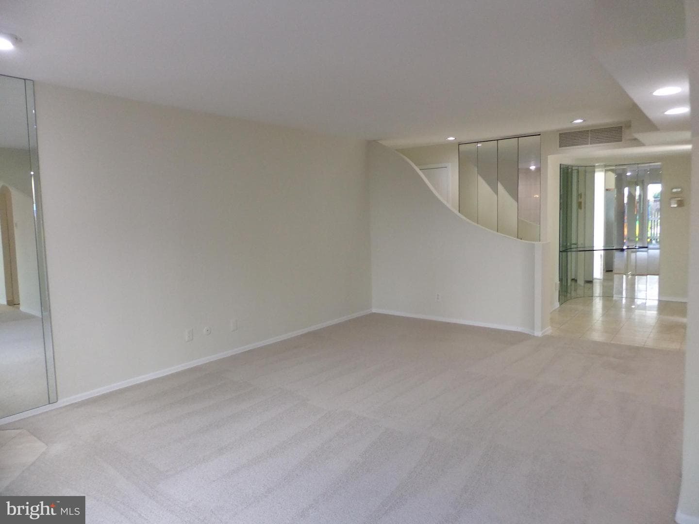 1750 Oakwood Terrace #8f photo 5