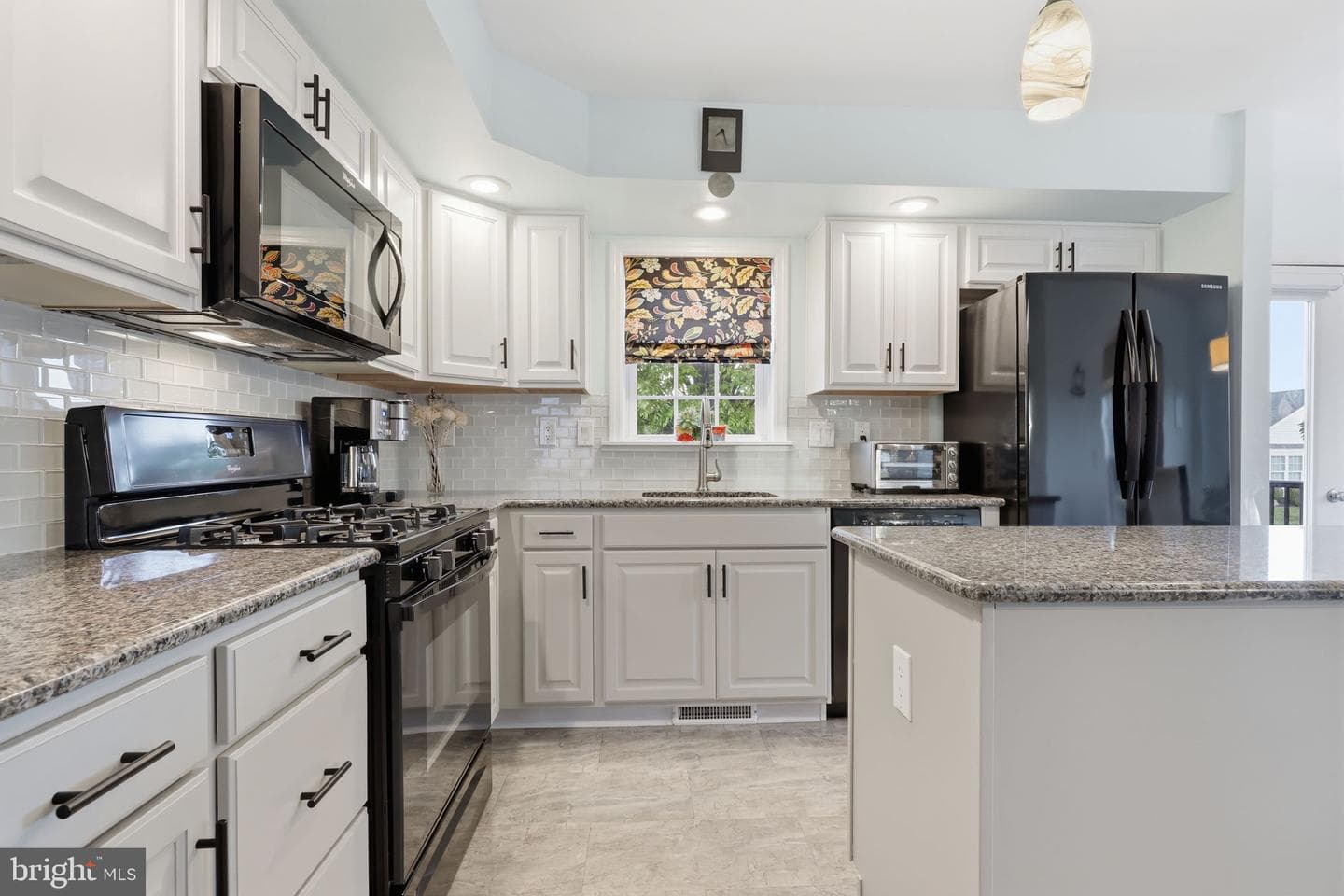 423 Delphinium Way photo 13