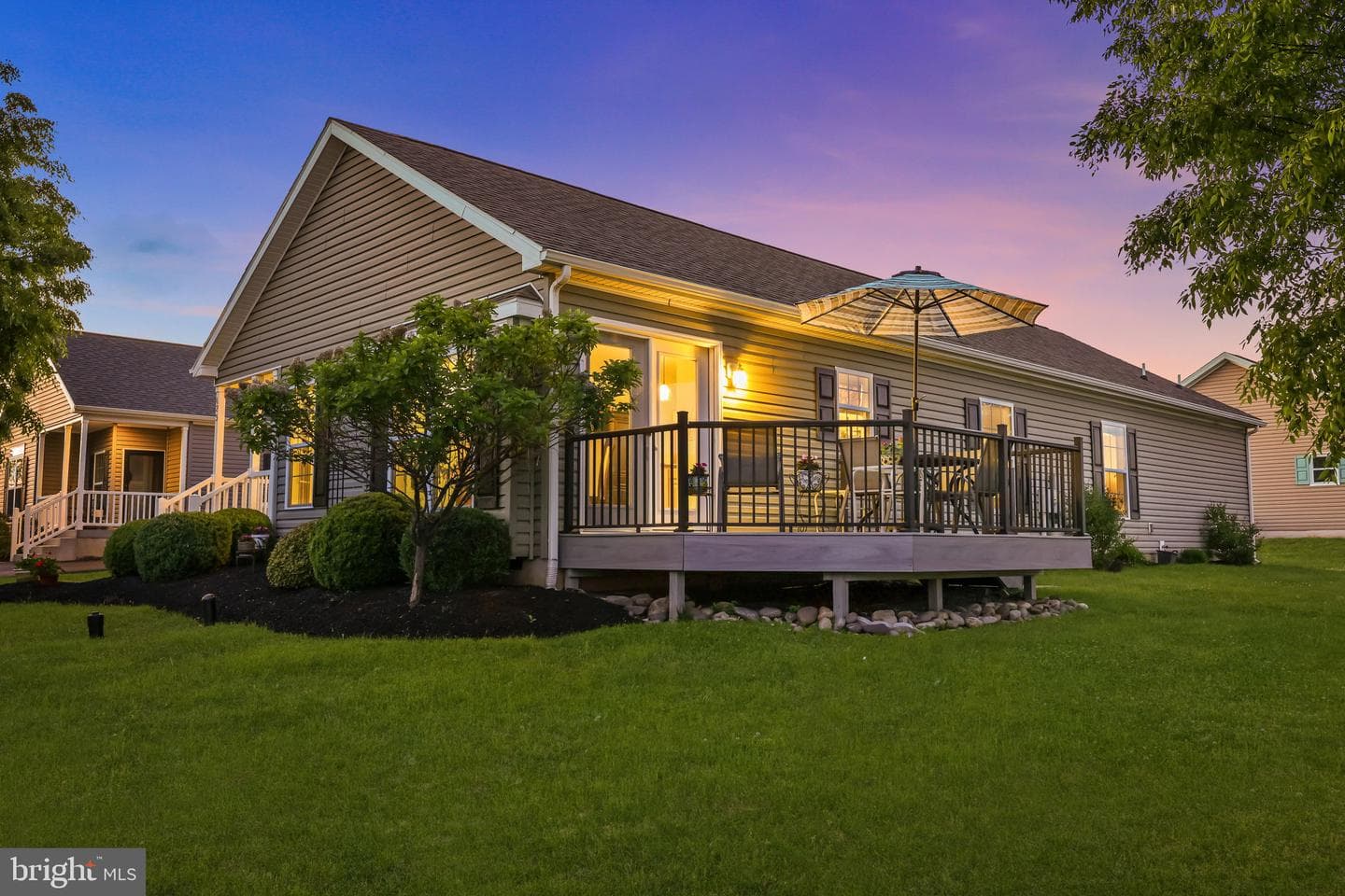 423 Delphinium Way photo 3