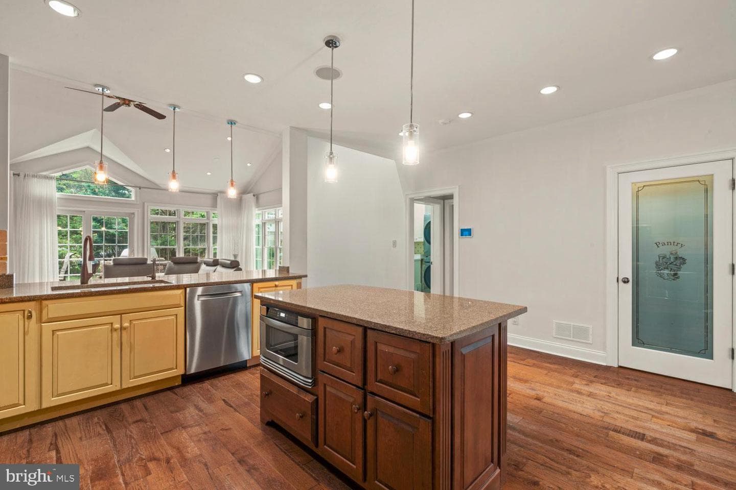 3174 Manor Road photo 10
