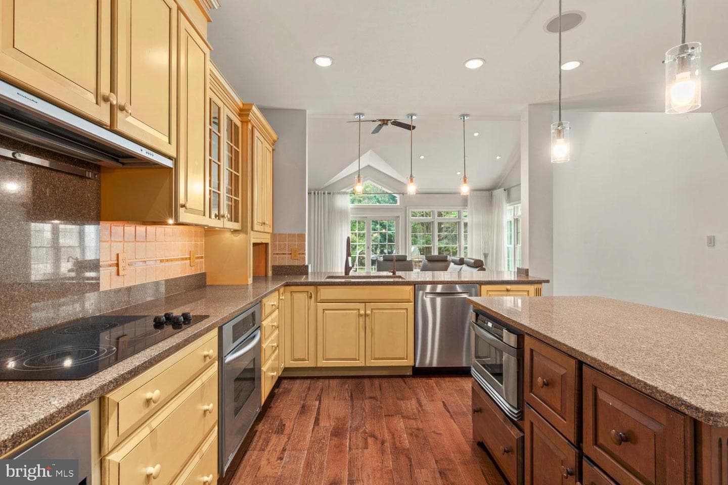 3174 Manor Road photo 9