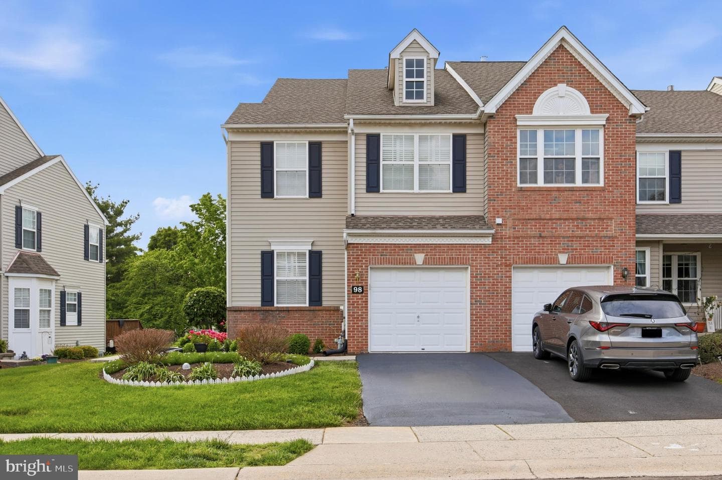 98 Walker Road photo 2