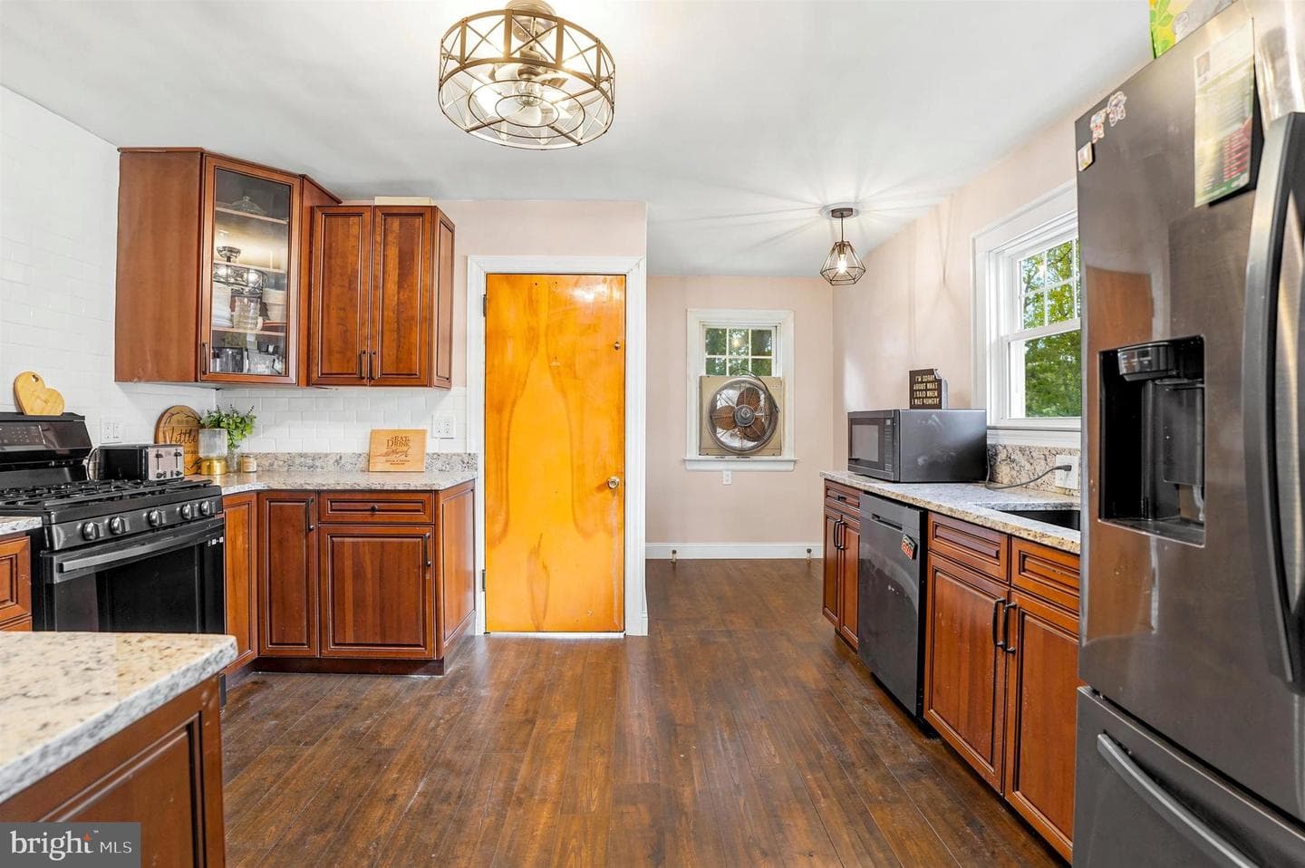 2950 E Walnut Street photo 10