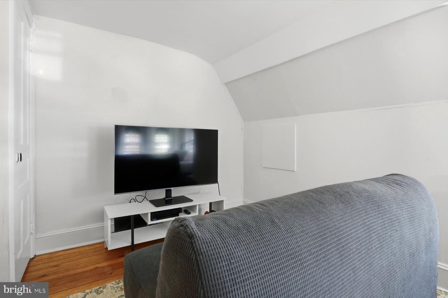 312 W Walnut Street photo 20