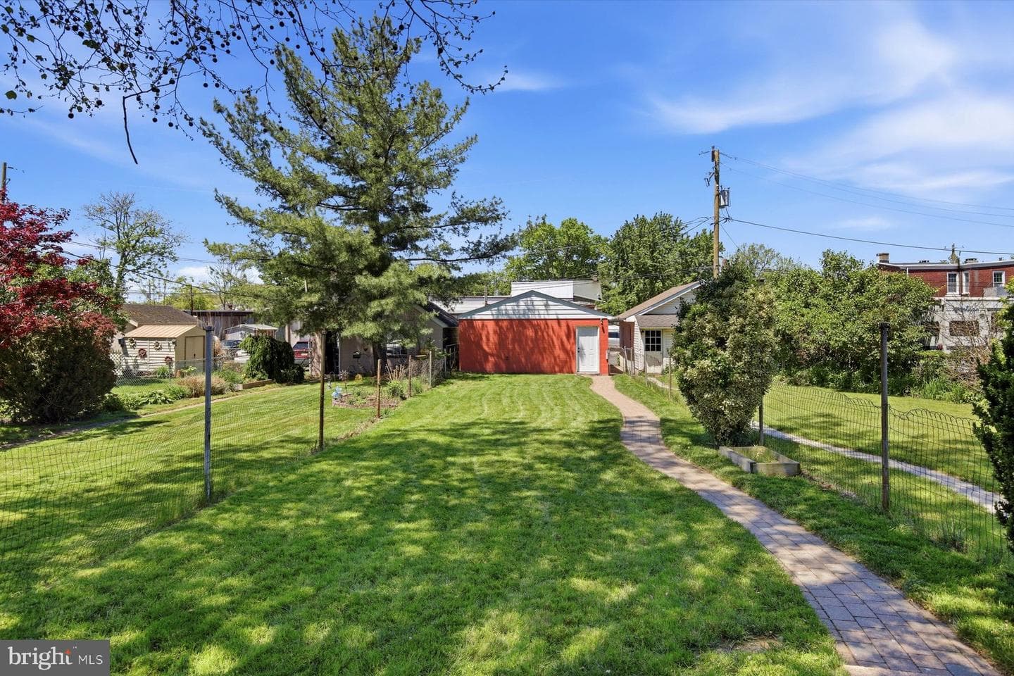 312 W Walnut Street photo 22