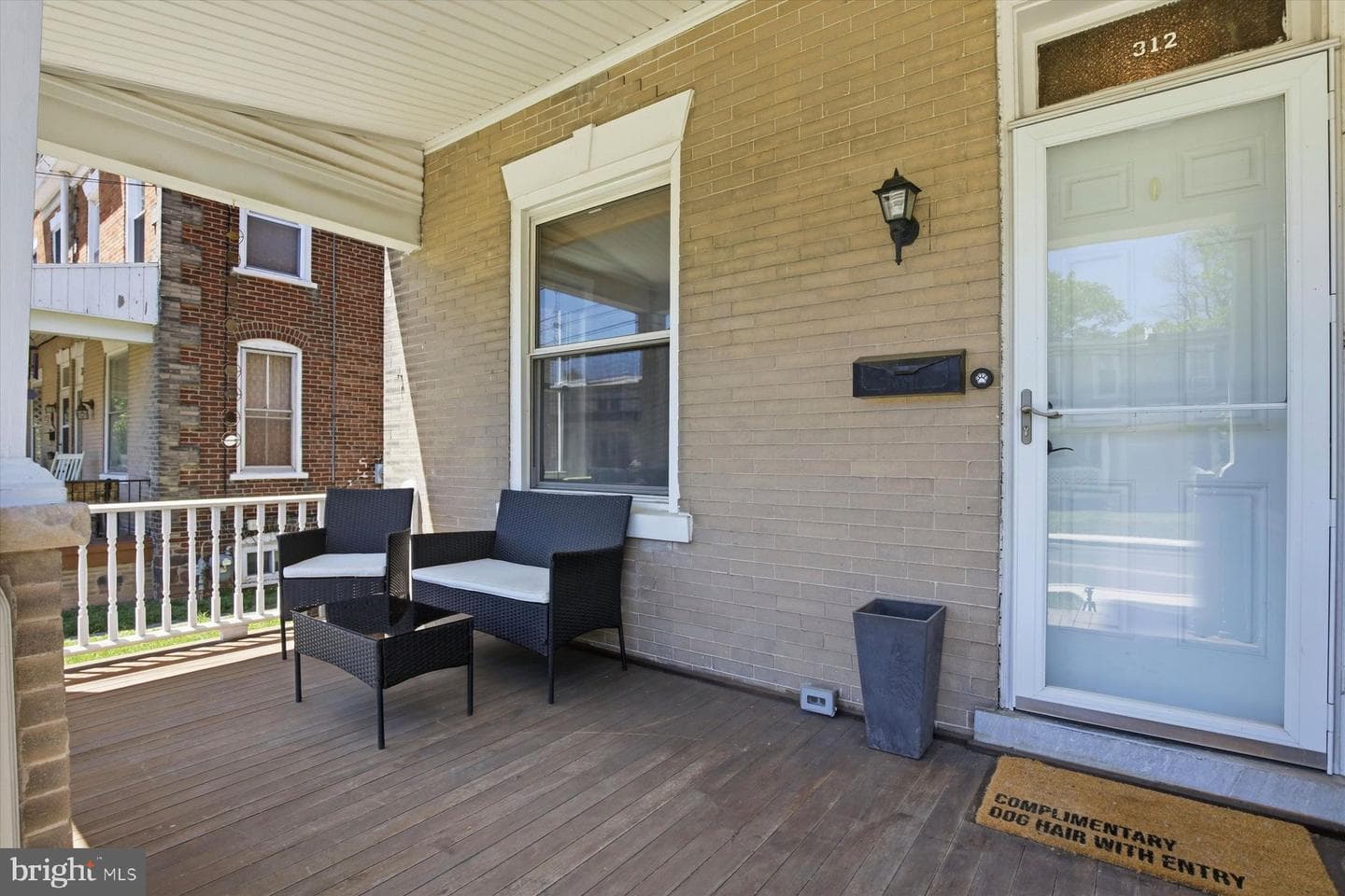 312 W Walnut Street photo 3
