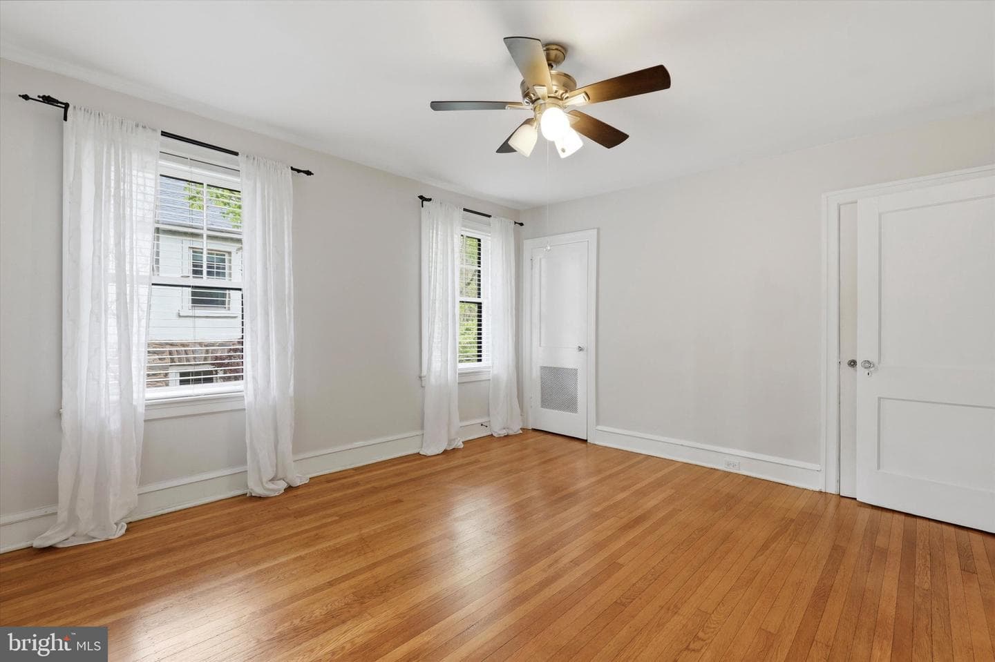 7811 Linden photo 19