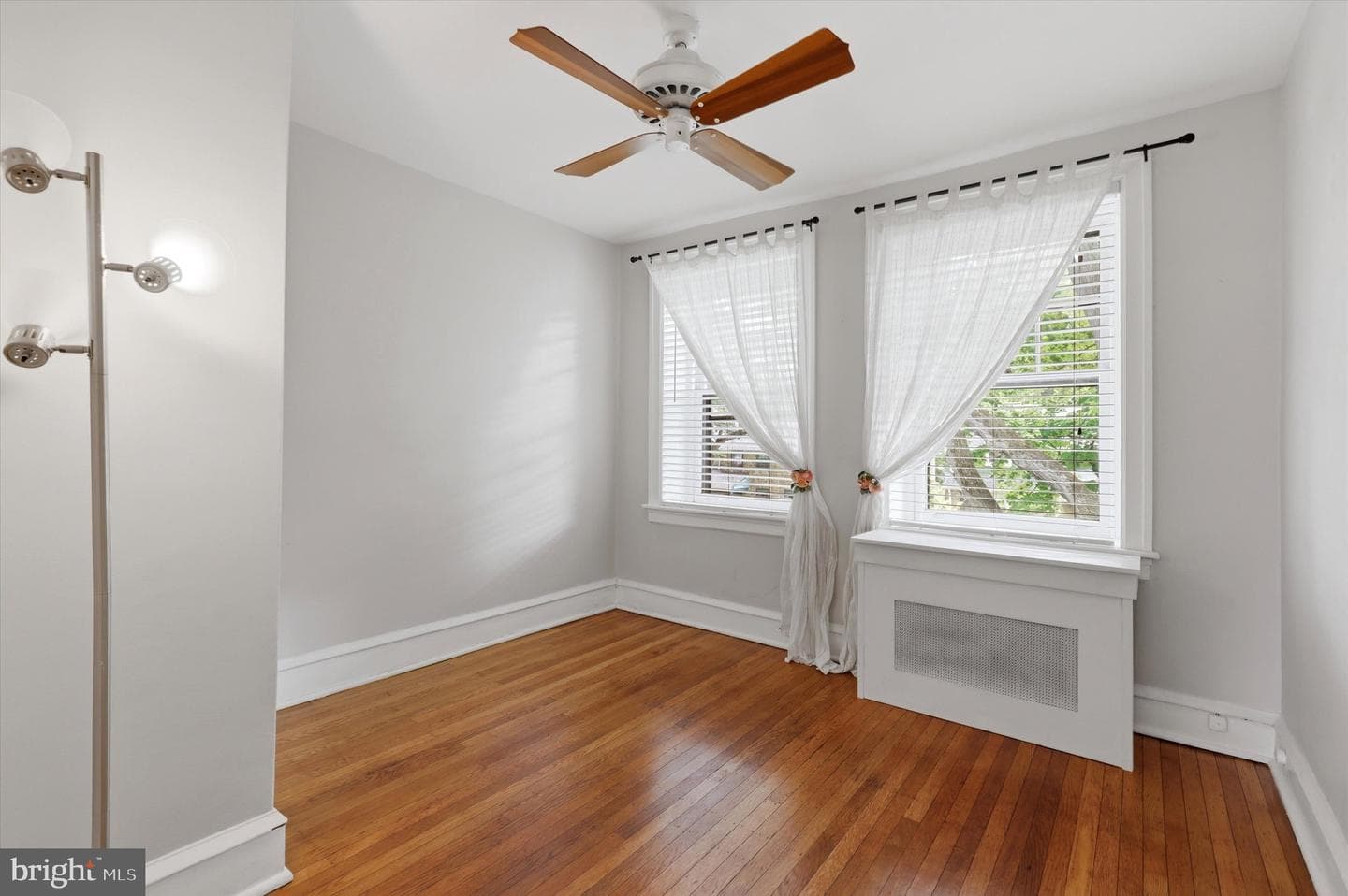 7811 Linden photo 20