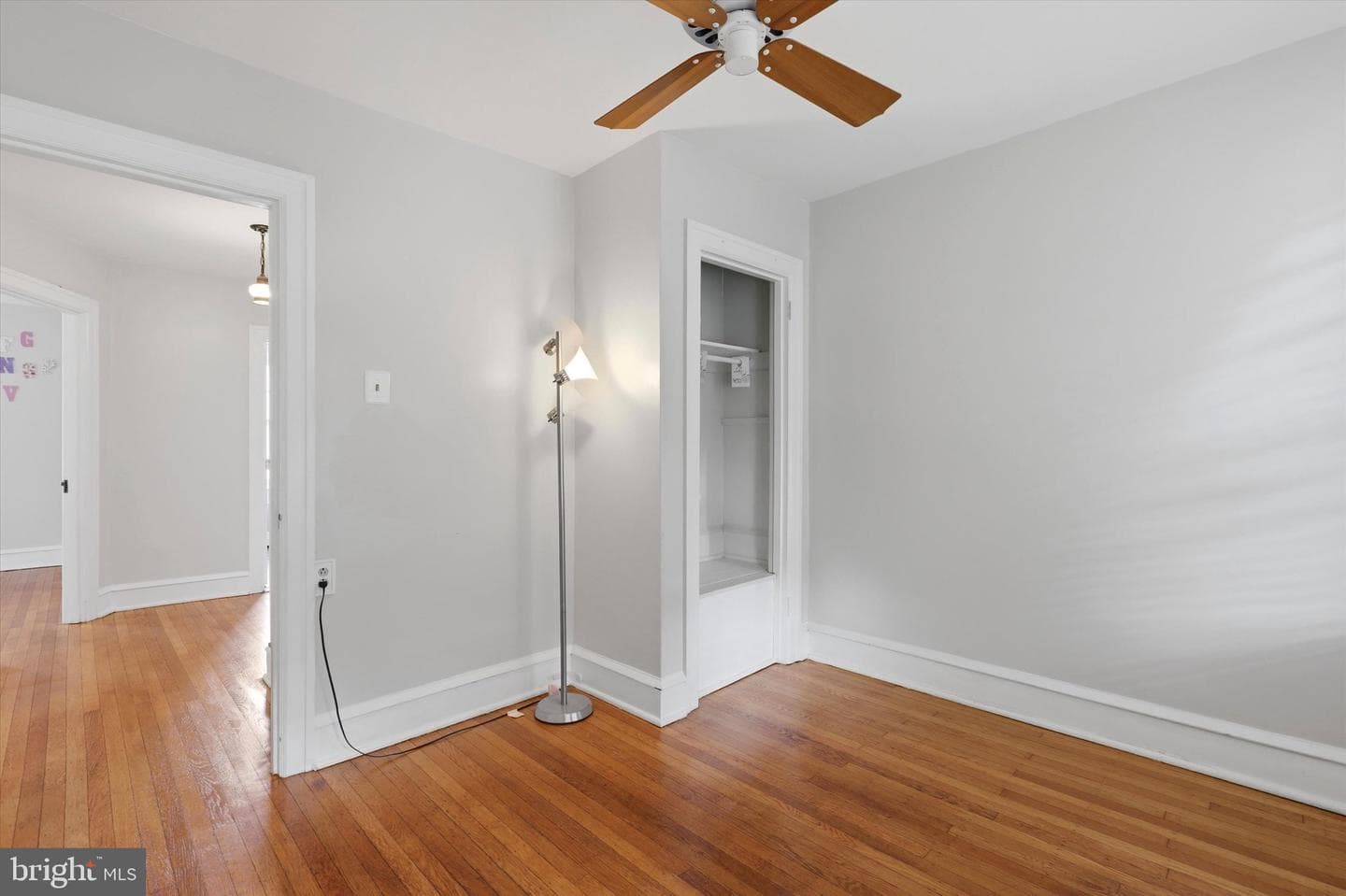 7811 Linden photo 21