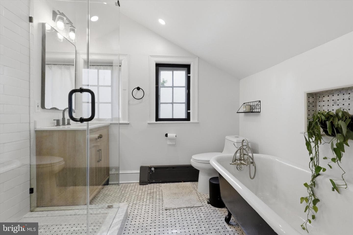7811 Linden photo 24