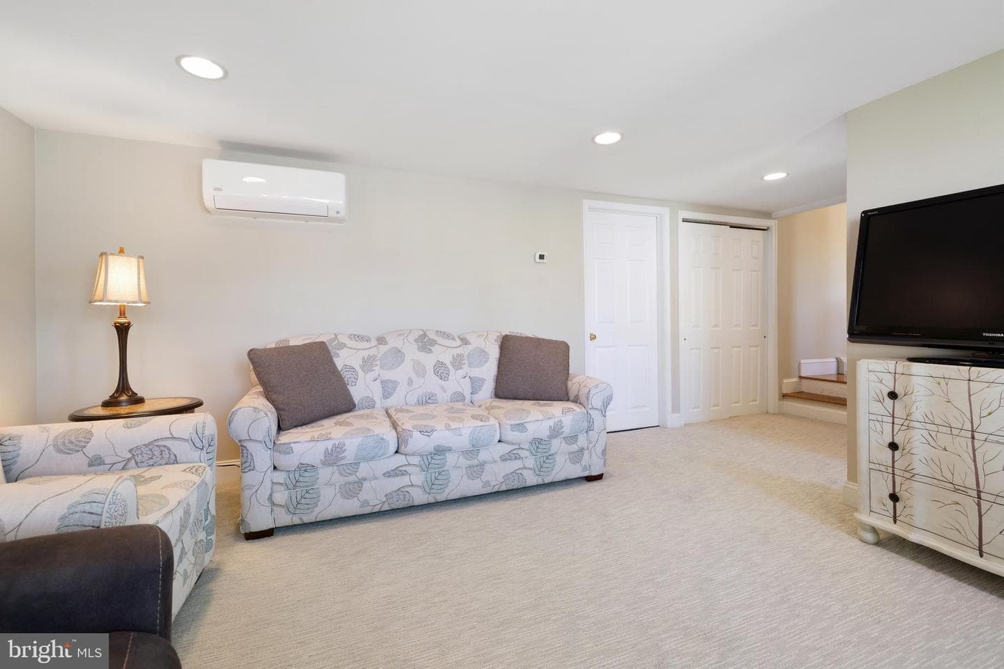 423 Jefferson Street photo 22