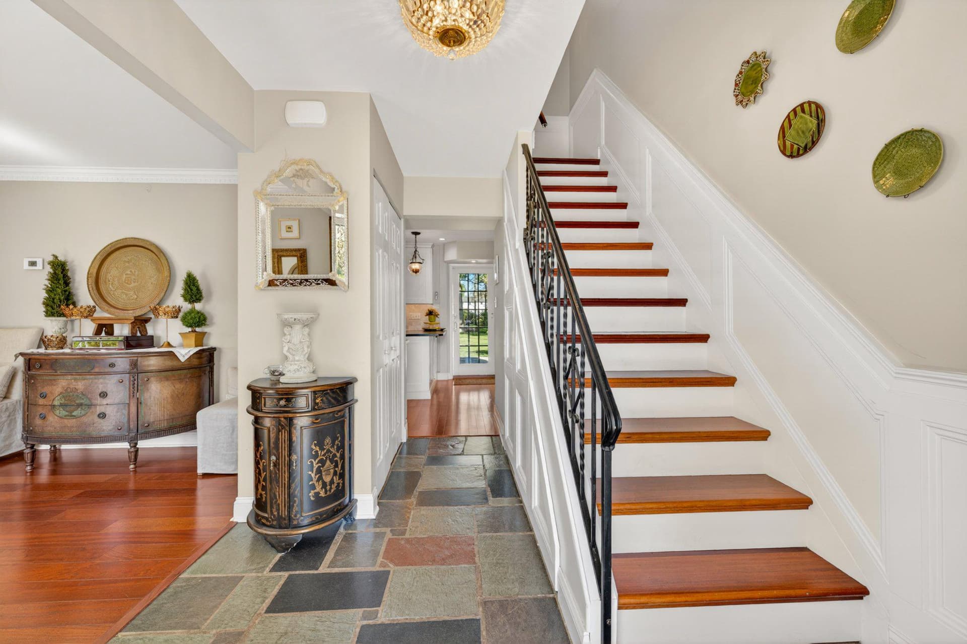 556 Grapevine Drive photo 6