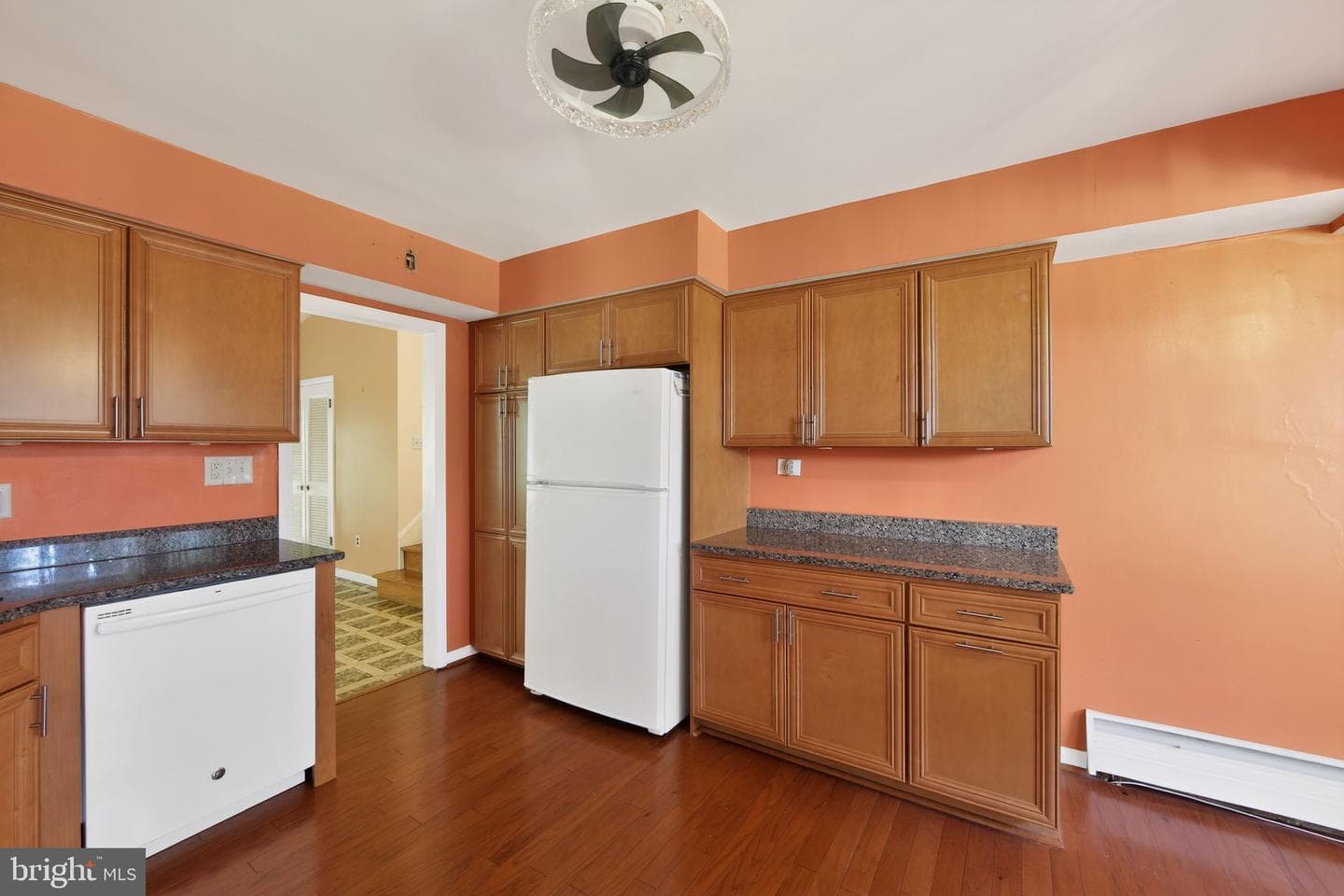 533 Martin Lane photo 14