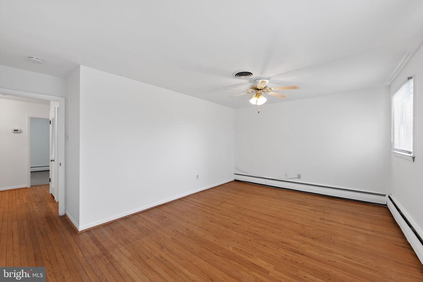 533 Martin Lane photo 20