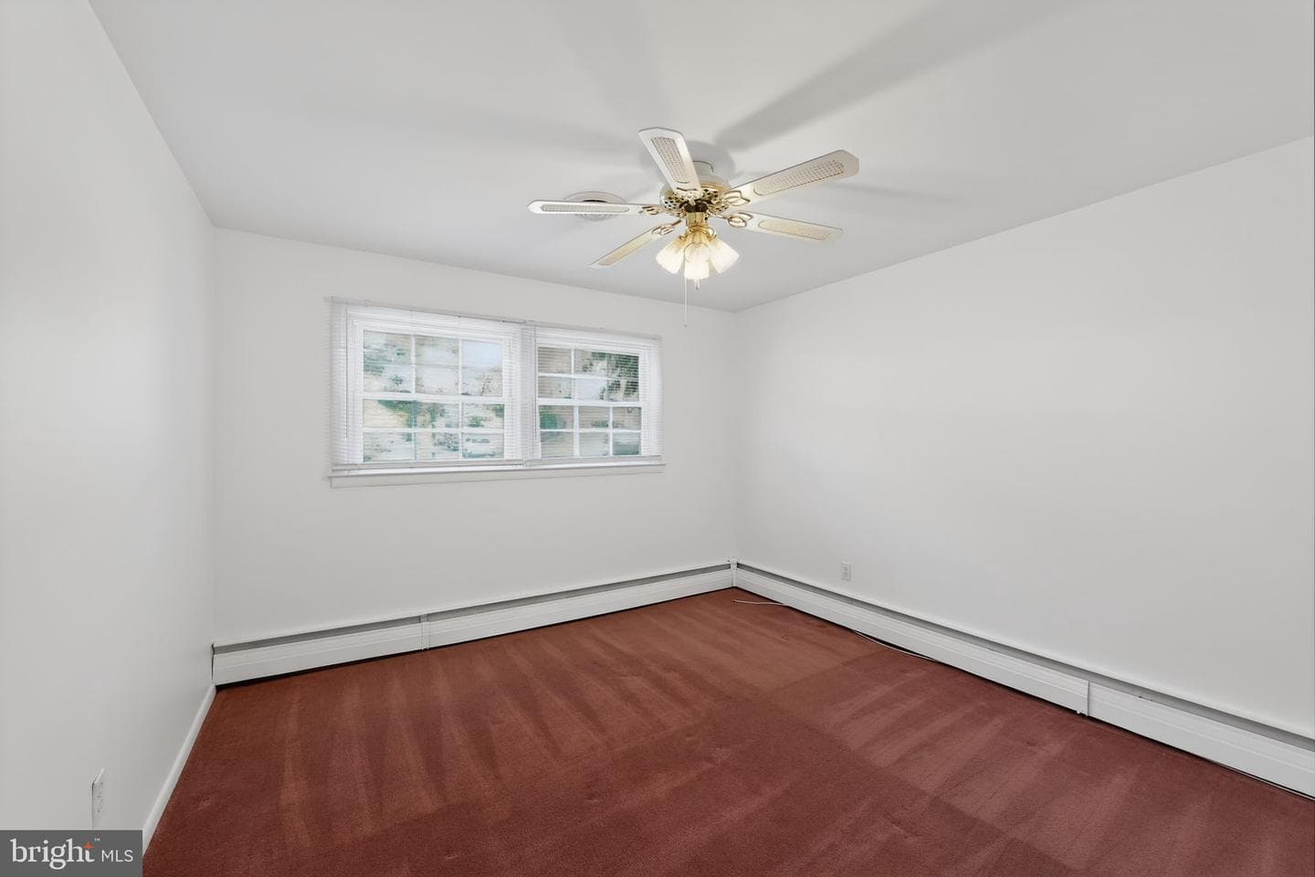 533 Martin Lane photo 25