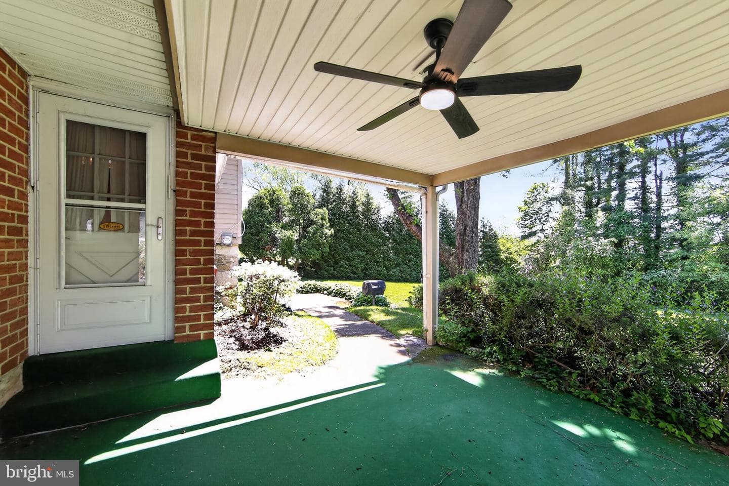 533 Martin Lane photo 38