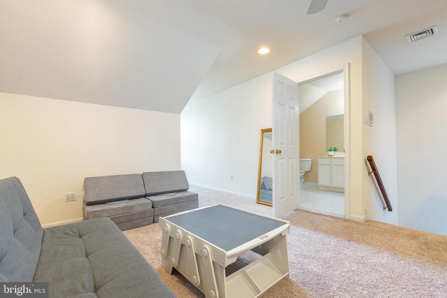 425 W 5th Avenue photo 23