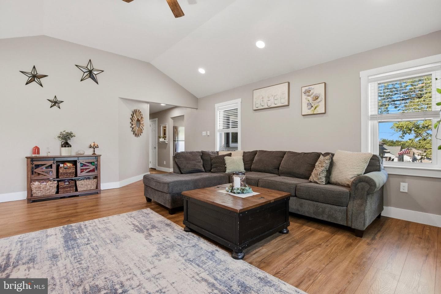 2301 N Charlotte Street photo 5