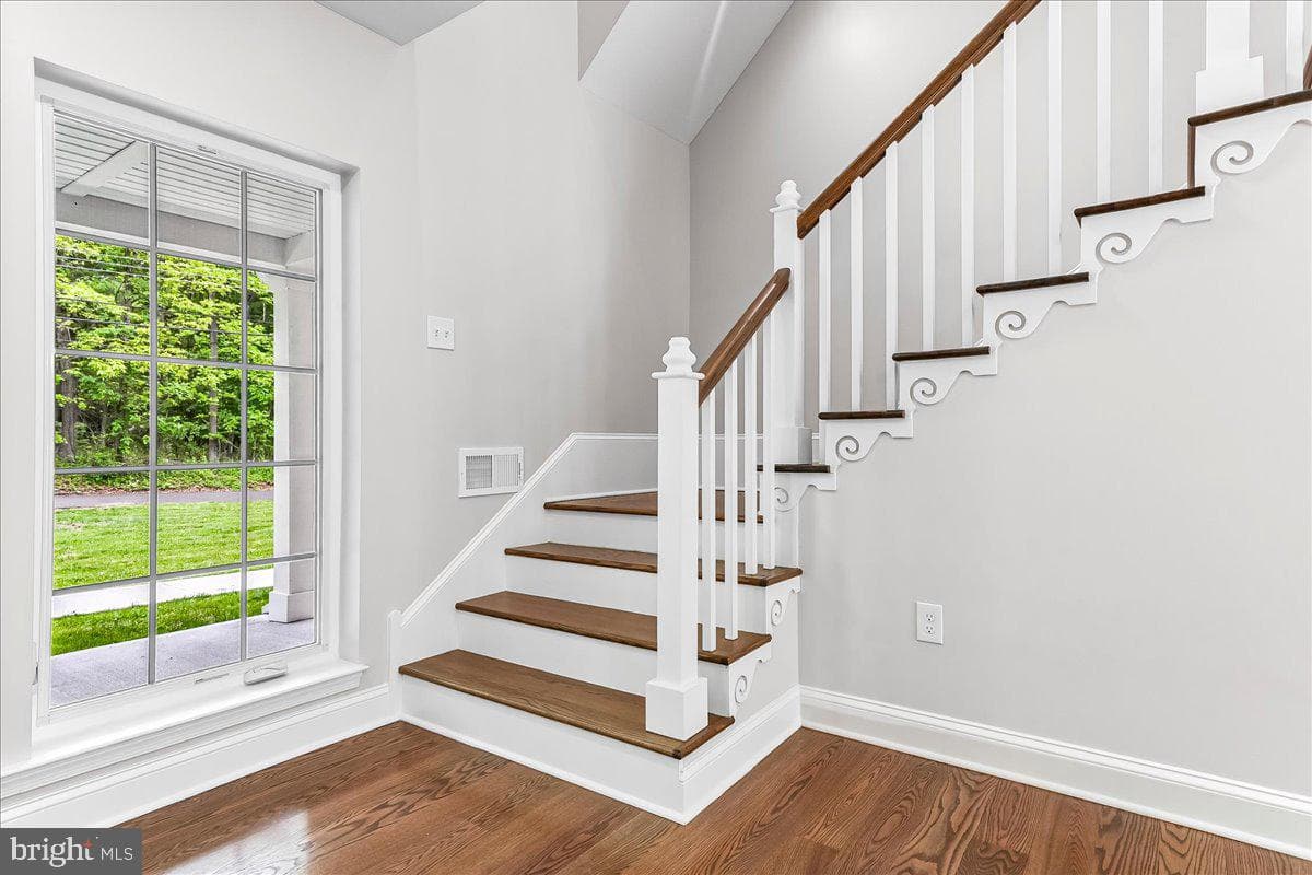3740 Thompson Road photo 9